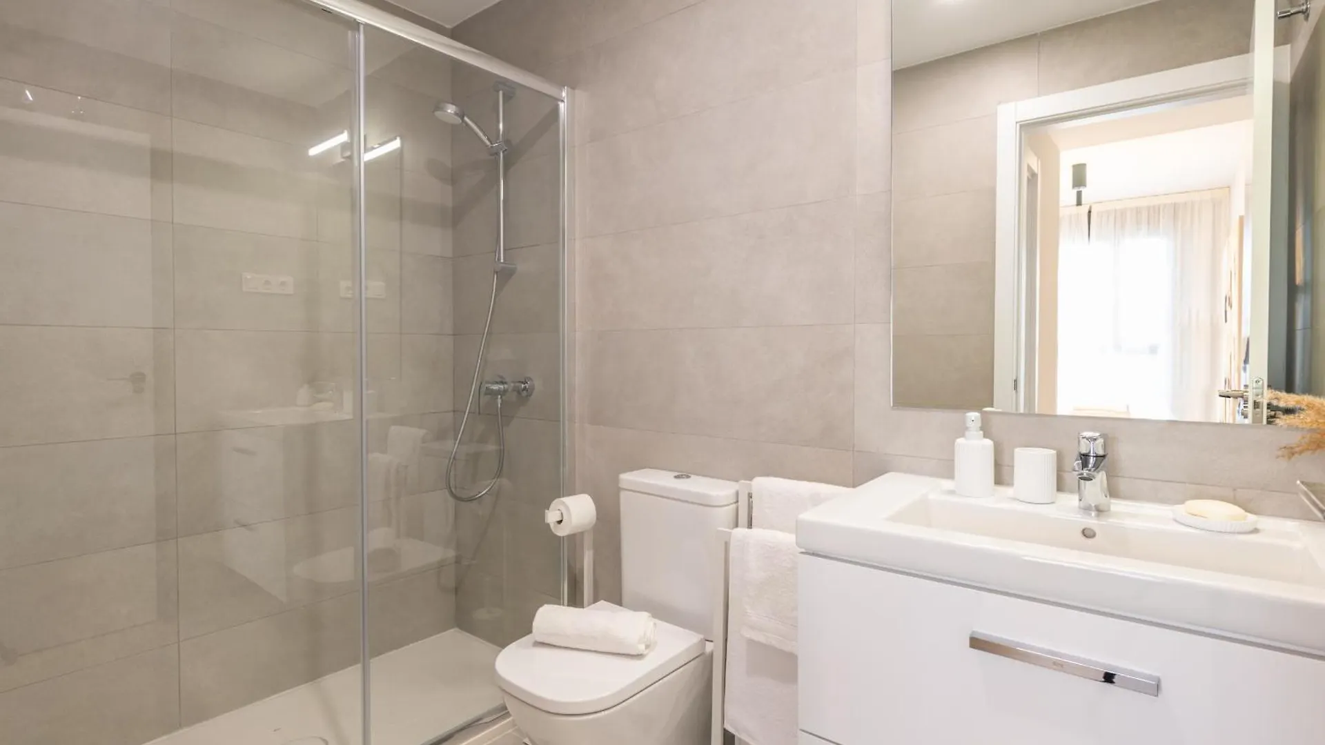Fantastico Piso Con Vistas Y Terraza 6 Personas Cerca Del Centro Apartment Malaga 0*,  Spain