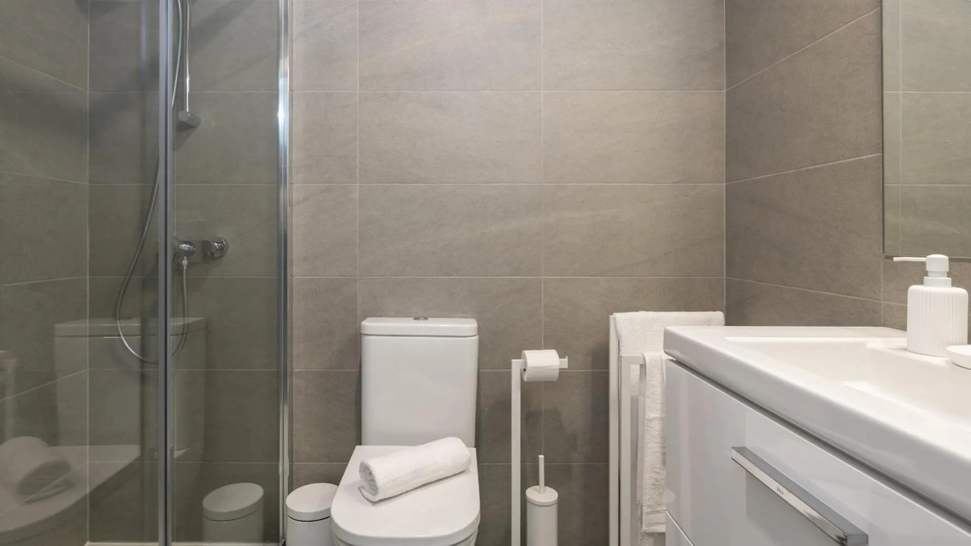 Fantastico Piso Con Vistas Y Terraza 6 Personas Cerca Del Centro Apartment Malaga Spain