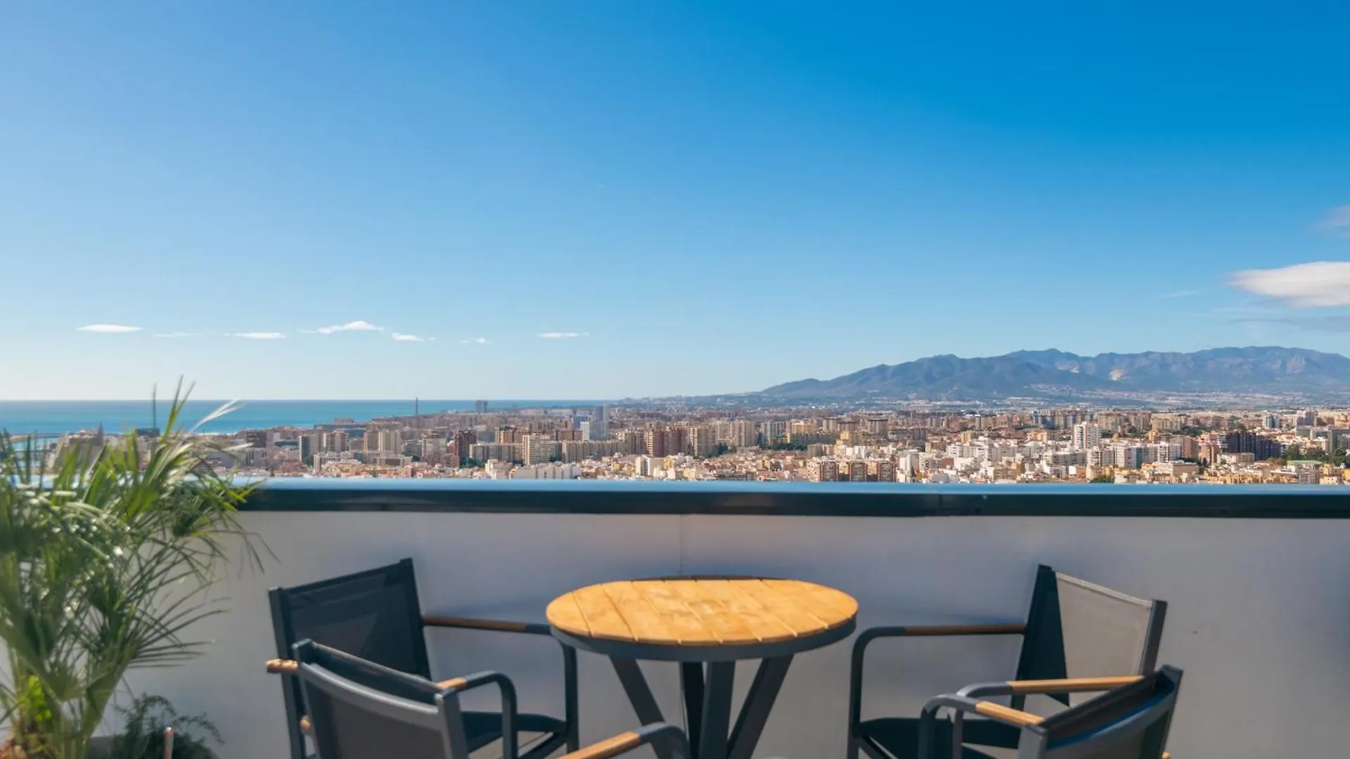 Fantastico Piso Con Vistas Y Terraza 6 Personas Cerca Del Centro Apartment Malaga